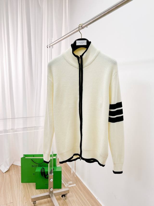 Tom Brown 2025 New Cardigan Knit Sweater! Classic and timeless! Simple and clean