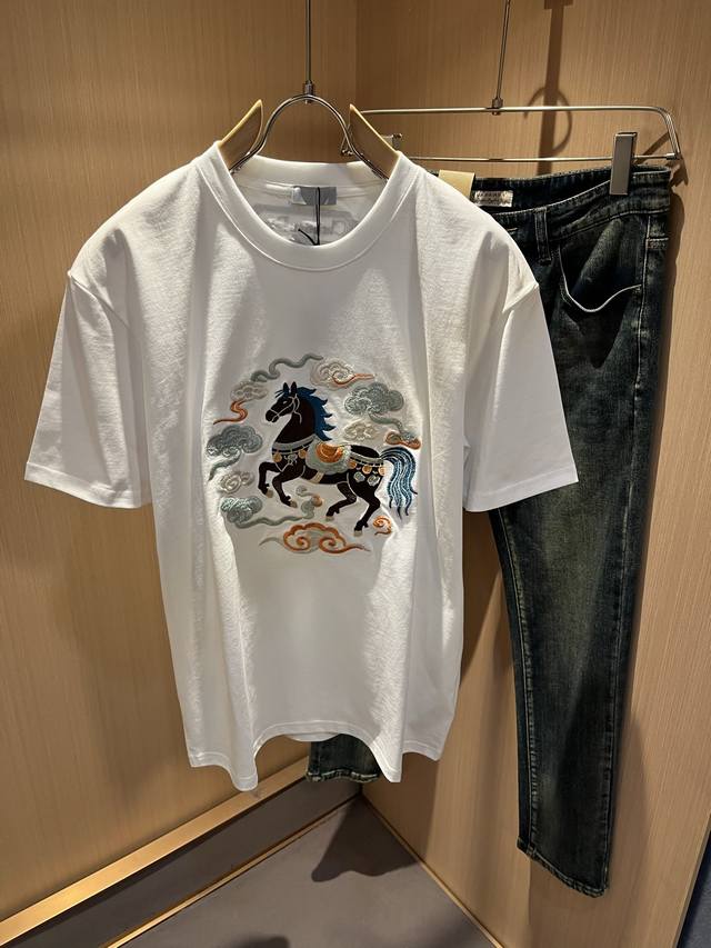 Dio*2026 Spring/Summer New Unisex Short-Sleeve T-Shirt, Available Now at Departm