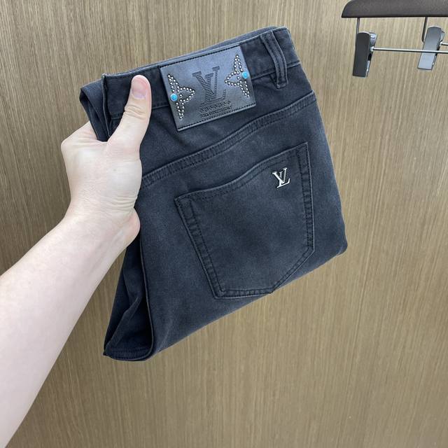 Autumn/Winter Lv 2540 Autumn/Winter New Arrival Casual Jeans, available simultan