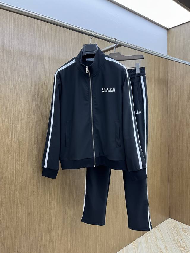 Autumn/Winter Set, Newest Style, Sizes M-XXL. This is the latest and most premi