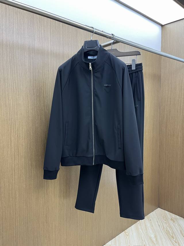 Autumn/Winter Set, Newest Style, Sizes M-XXL. This is the latest and most premi