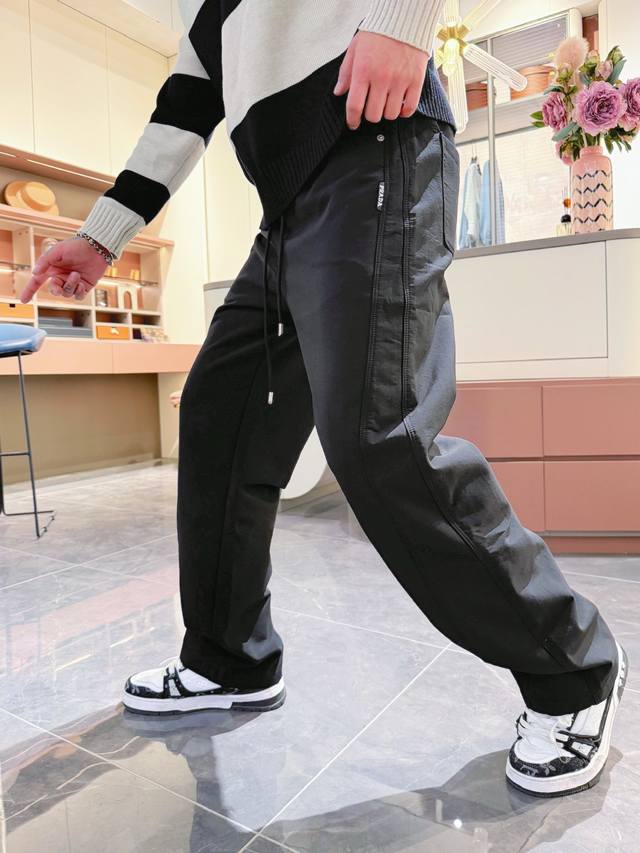 Prada premium quality, extra thick! 2025 Fall/Winter new casual trousers! Avail