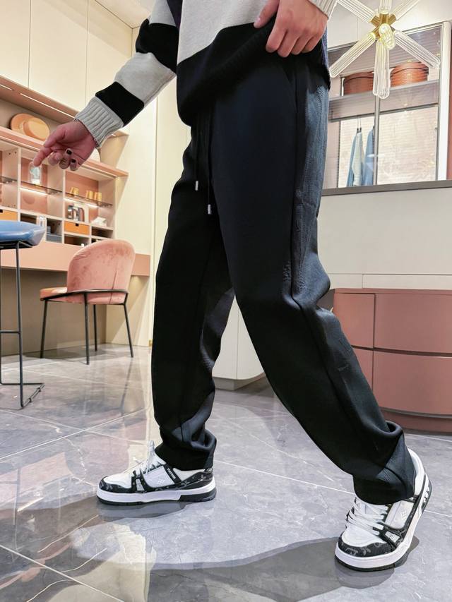 Lv Top-quality 2025 Autumn/Winter new casual pants! Available simultaneously on