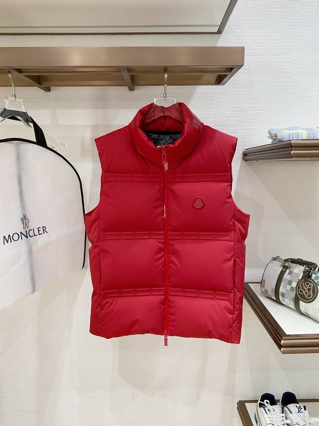 Premium Down Jacket Moncler Genius Collaboration Series. Sparky Unisex Down Ves