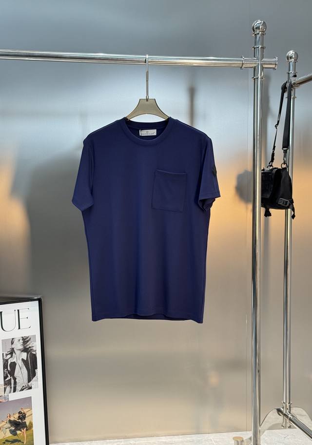 Moncler 25S New Men's Modal Short-Sleeve T-Shirt. Simple and basic design. Chest