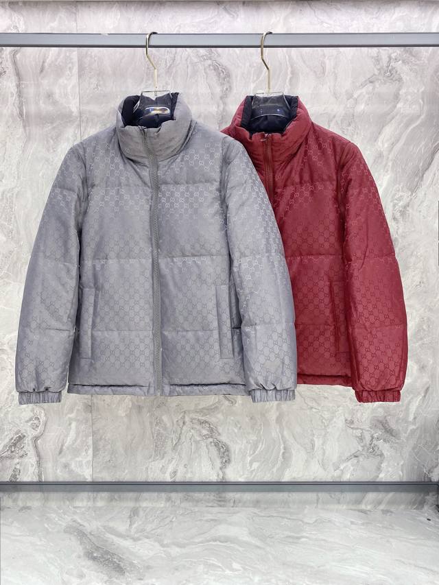 Hot-selling down jacket, reversible with detachable sleeves. Gucci 2025 new dow