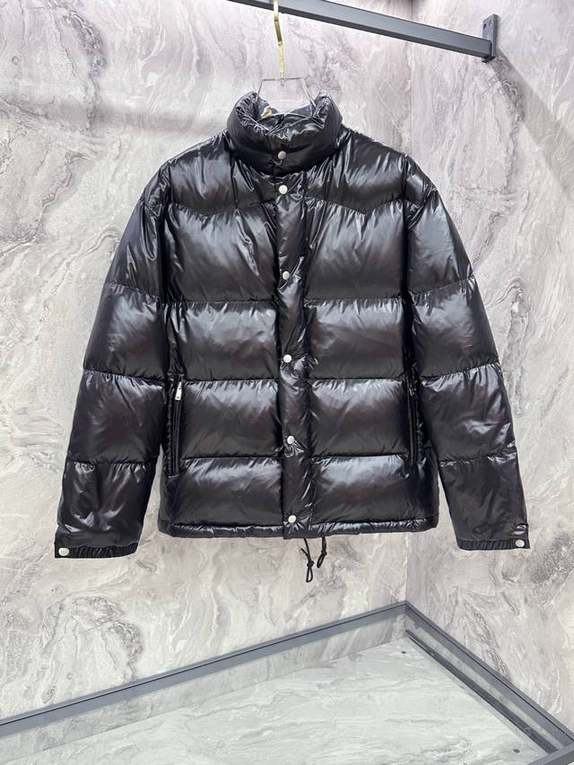 Prada 2025 Fall/Winter New Arrival at Boutique! This is the latest down jacket,