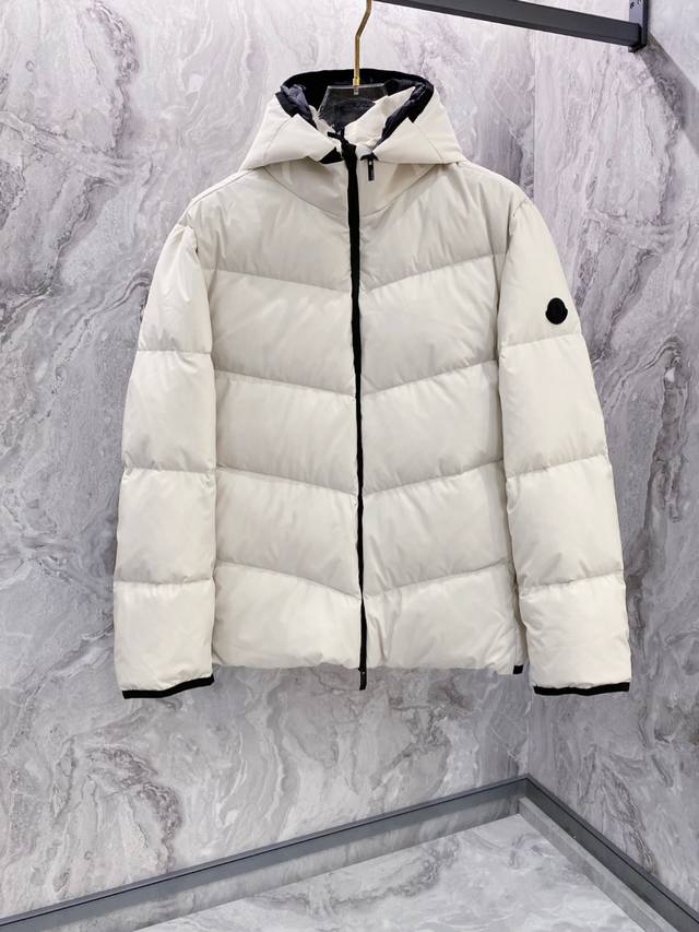 Moncler Forez 2025 Men's Hooded Short Down Jacket. Detachable hood, convertible