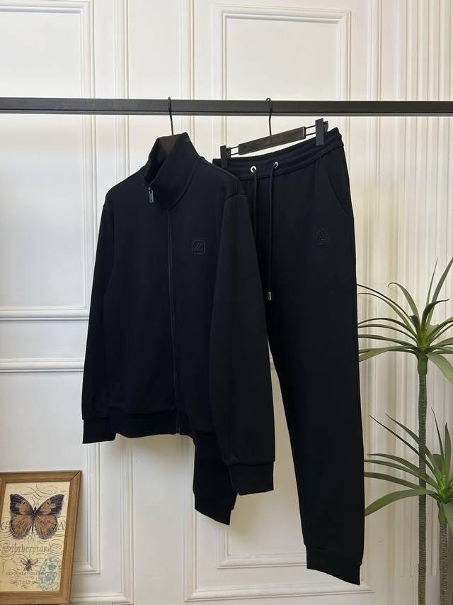 New Zegna Autumn/Winter Collection: This stand-collar zip-up jacket and casual