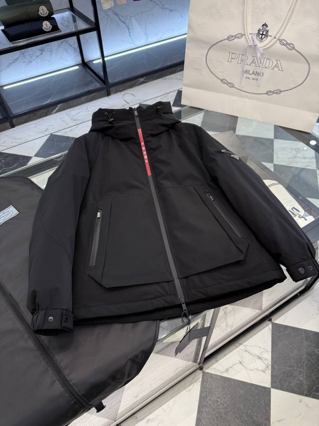 Prada classic red label heat-sealed placket lightweight business down jacket. G