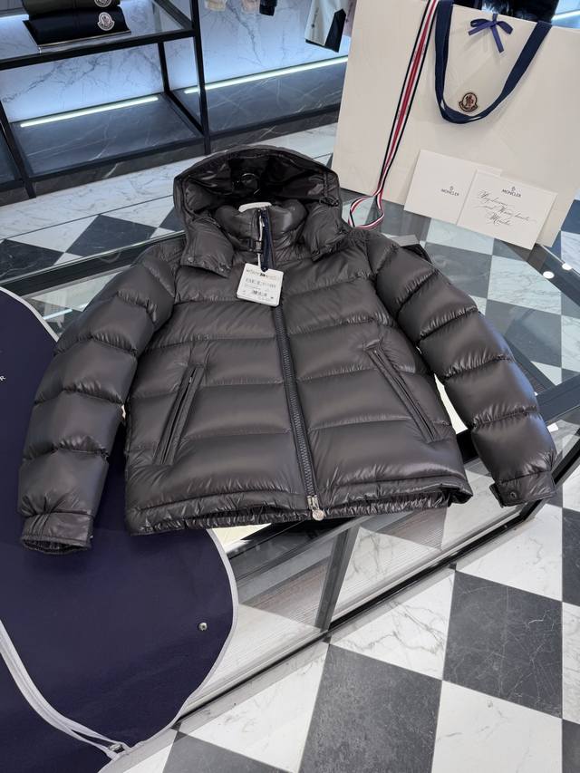 Adjust price p Moncler Maya short hooded men's down jacket. Best color of the y