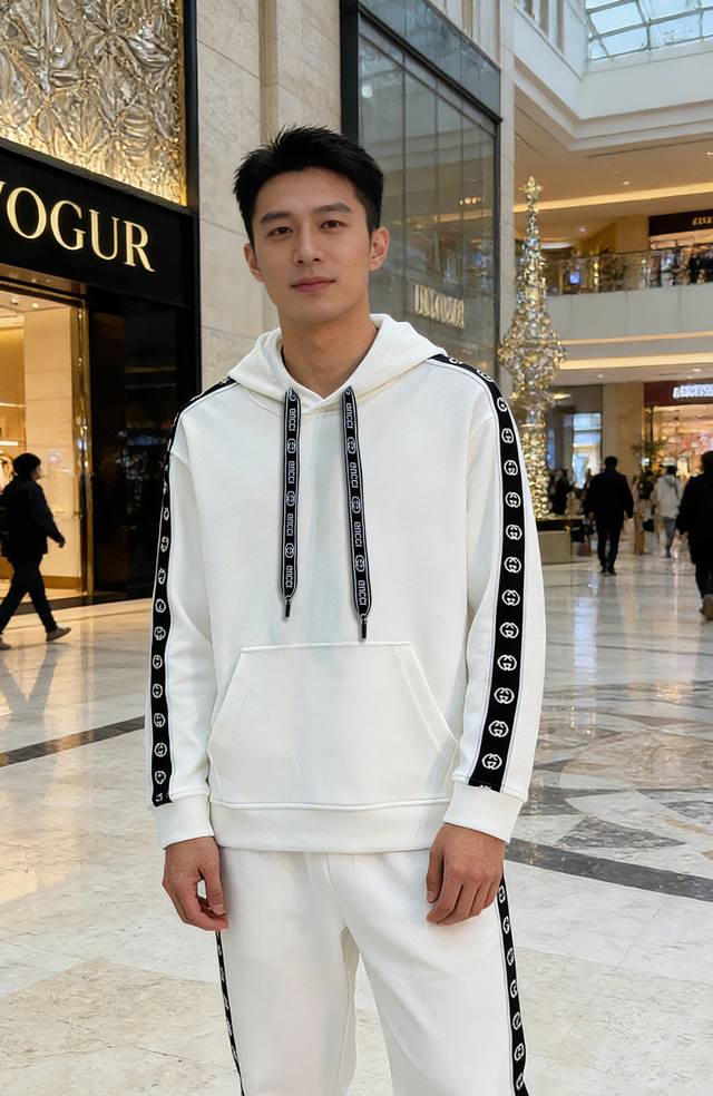 Hoodie, Pants 250 Gucci 25S Retro Casual Sweatpants. Can be paired with a match