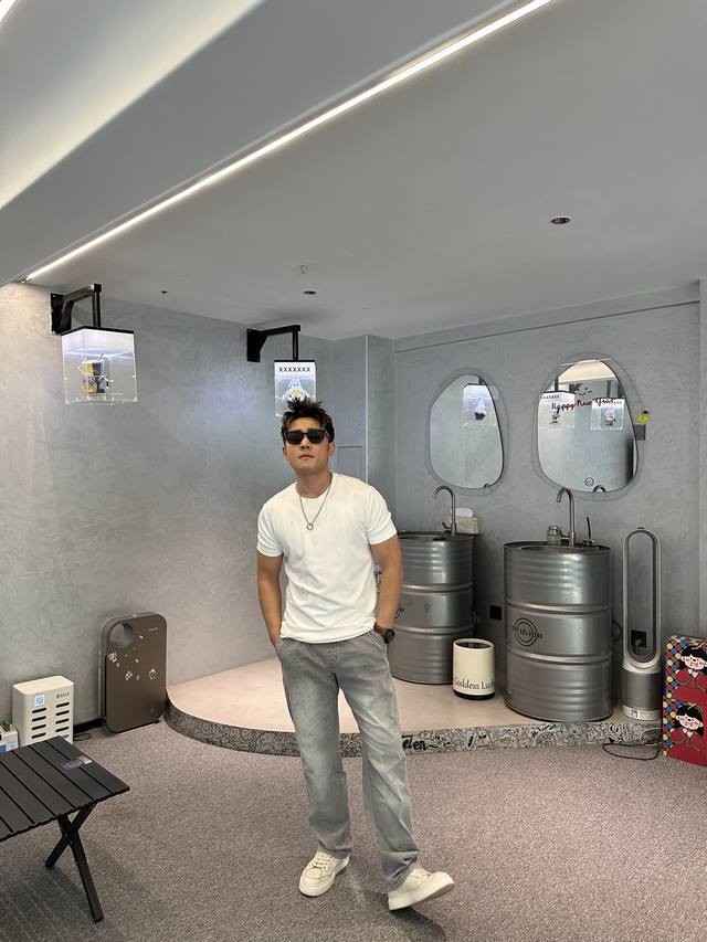 Louis Vuitton * 25S New Modal Short-Sleeve T-Shirt. All-over heavy-duty 3D lett