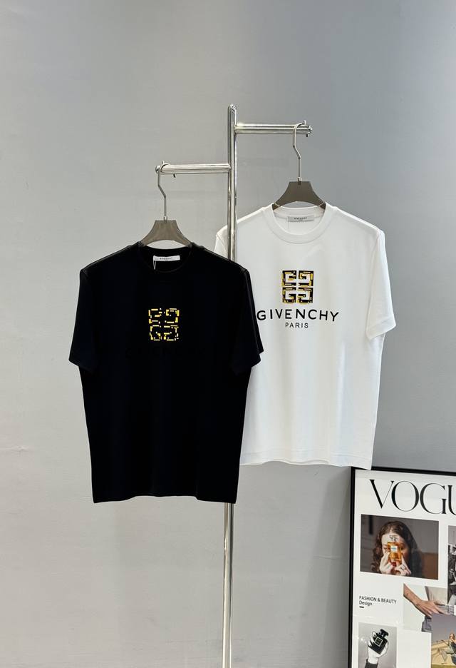 Givenchy 25S New Modal T-Shirt. Made of skin-friendly modal fabric, soft and de
