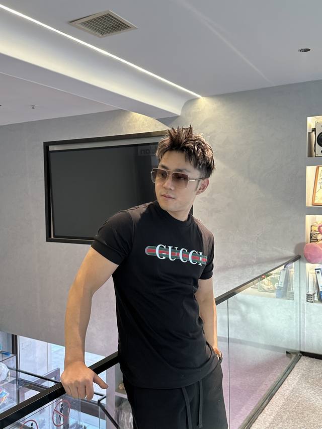 Gucc*Gu-Qi 25S New Modal T-Shirt. Classic Style Recommendation. The classic colo