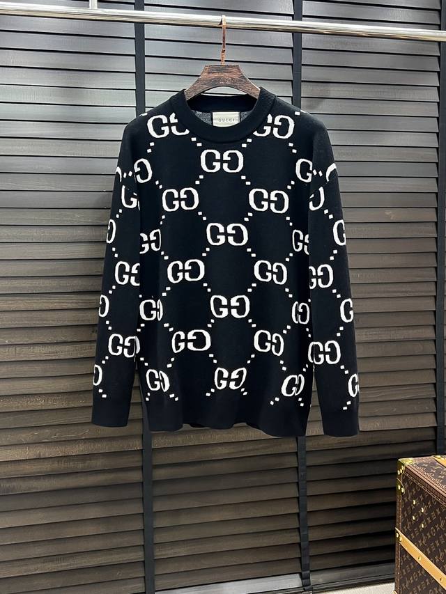 Gucci Fall/Winter 2025 Heavyweight Knit Sweater. A uniquely stylish premium prod