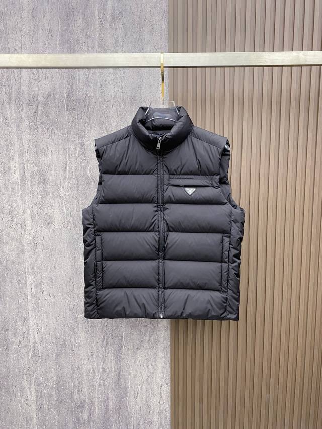 Prada 2025 Fall/Winter New Product Launch, Newest Down Vest Now Available! All