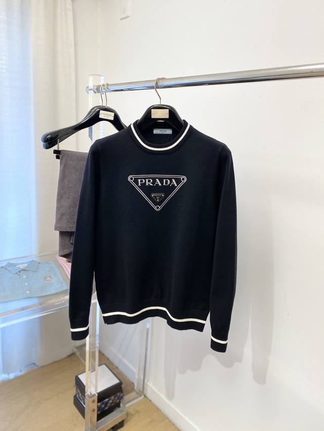Prada, 2025 New Wool Sweater. This sweater boasts a delicate and soft feel, sui