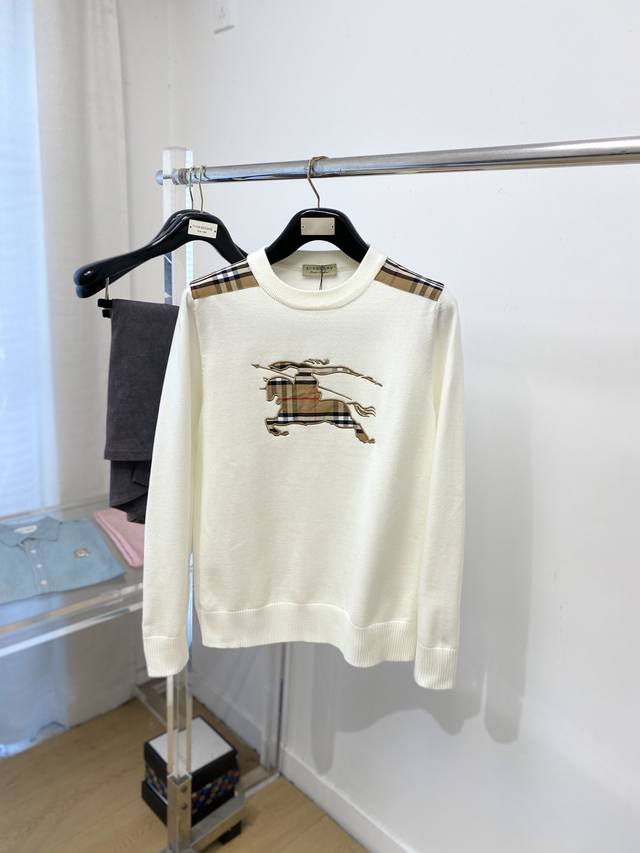 Burberry, 2025 New Arrival Wool Sweater. This sweater boasts a delicate and sof