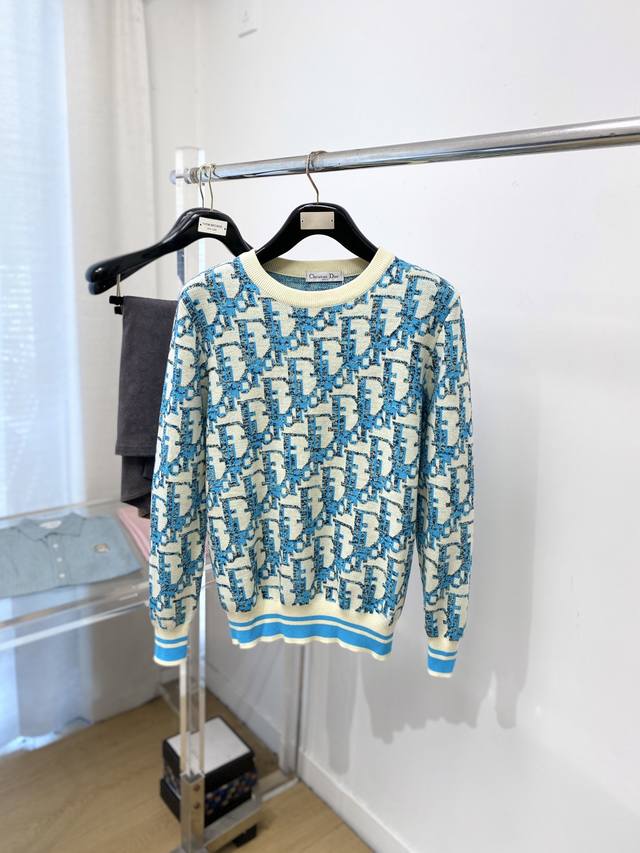 Dior 2025 New Wool Sweater. This sweater boasts a delicate and soft feel, perfe