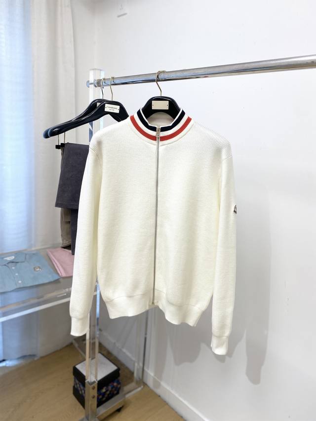 Moncler, 2025 New Arrival Wool Sweater. This sweater boasts a delicate and soft
