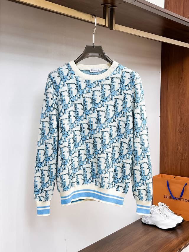 Dior 2025 Fall/Winter New Wool Sweater, a classic, simple, and elegant crew nec