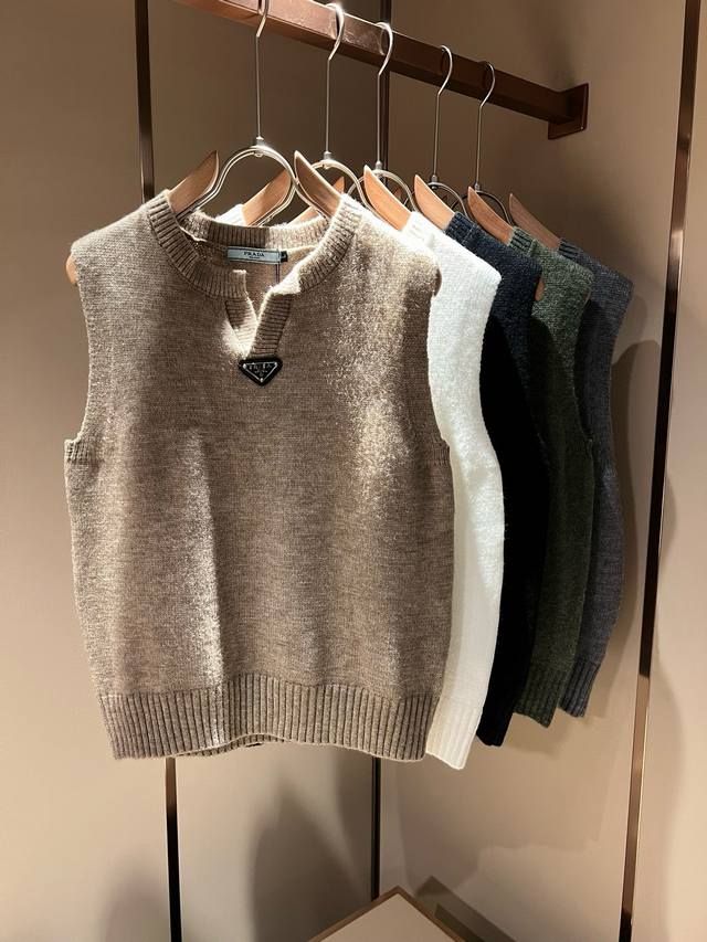 pra**Da 2025 Autumn/Winter Unisex Knitted Wool Vest, original quality, latest st