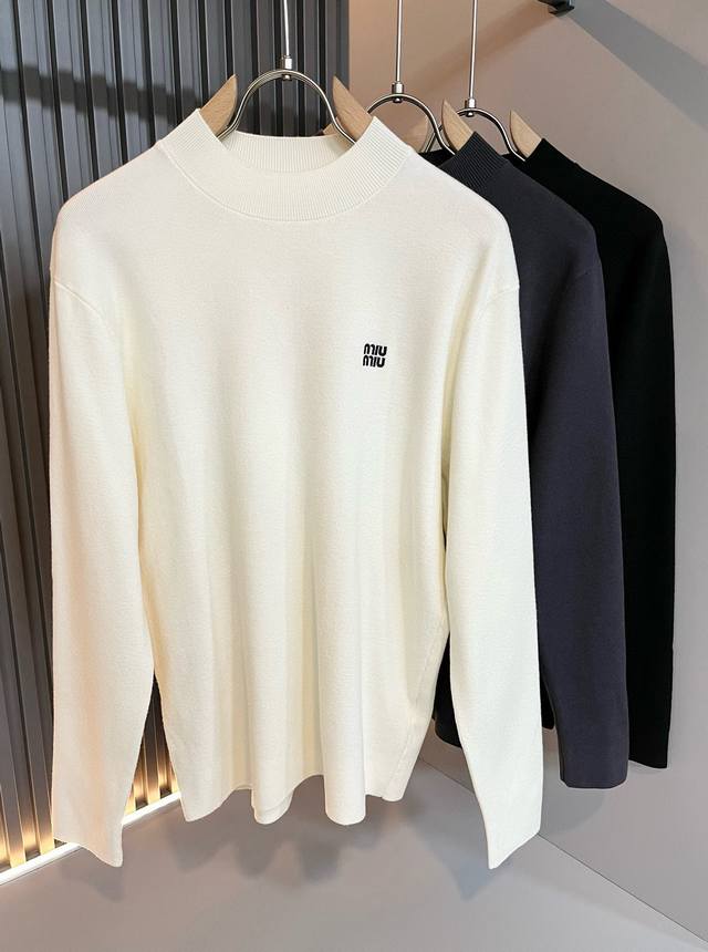 Miumiu 2025 Autumn/Winter New Unisex Knitted Wool Sweater, featuring the brand's