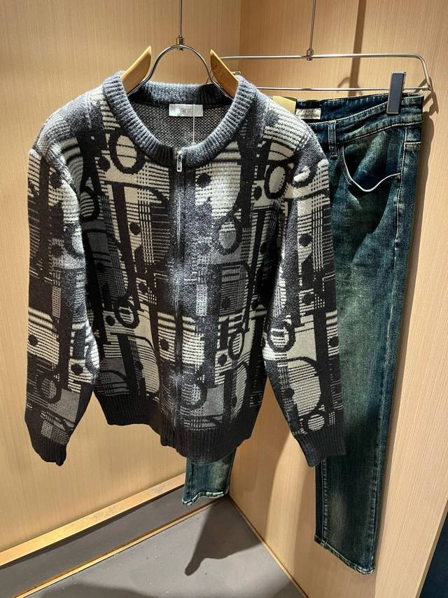 Dio*2025 Autumn/Winter New Unisex Knitted Wool Sweater, Available Now in Stores!