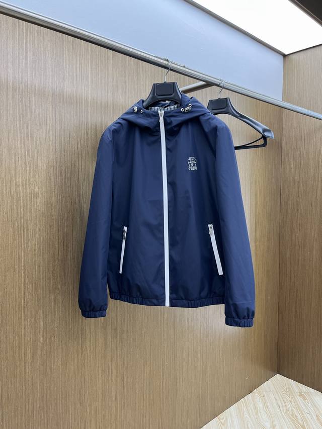 Autumn/Winter Brunello Cucineli Exclusive New Fashion Hooded Jacket. A classic d