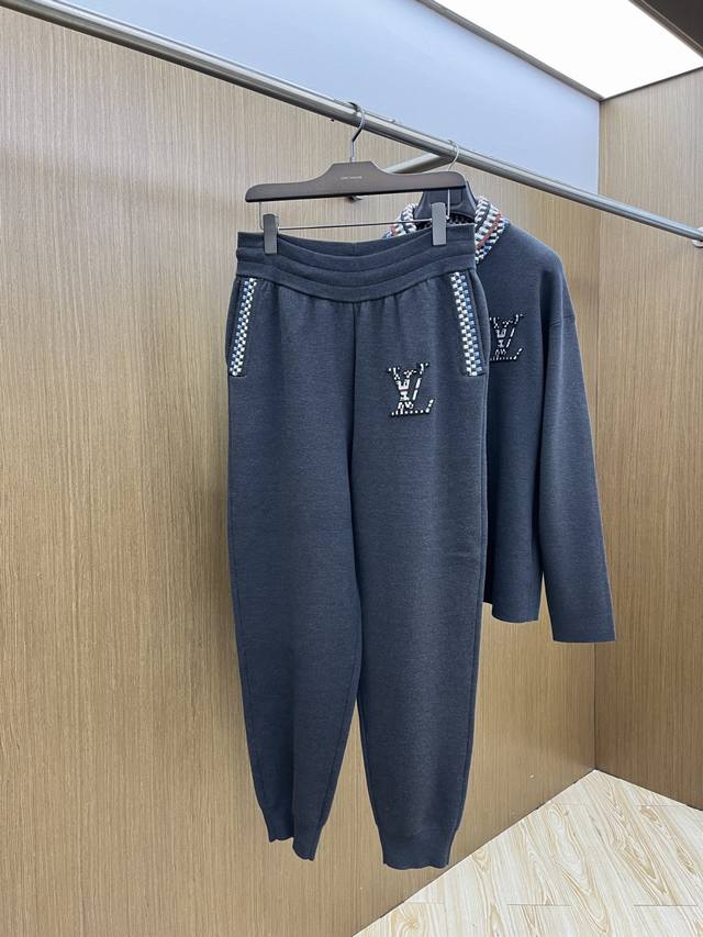 Autumn/Winter Louis Vuitton Dark-Style Knit Sweatpants | A Must-Have for Those W
