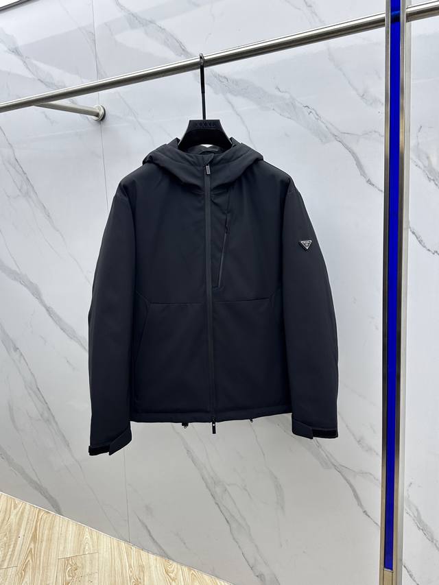 Prada 2025 Latest Fashion Designer Down Jacket. The hood is non-detachable, and