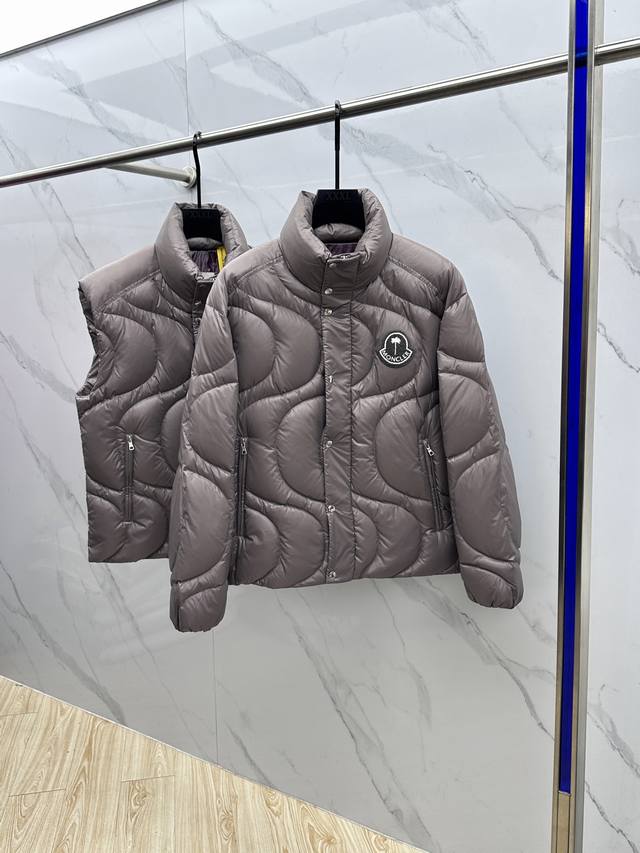 Moncler 2025 Newest Fashionable Casual Down Jacket with Stand Collar, Top-Tier L