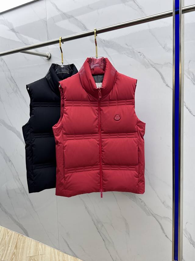 Moncler's popular 2540 Fall/Winter stand-up collar down vest, a rare find from a