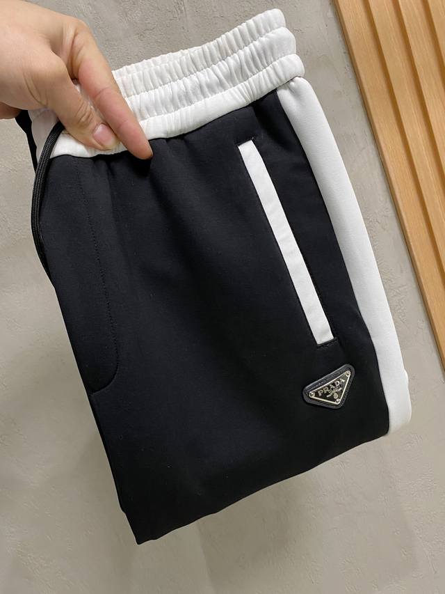 Prada's new Autumn/Winter 25Ss casual trousers are back! High-quality, original