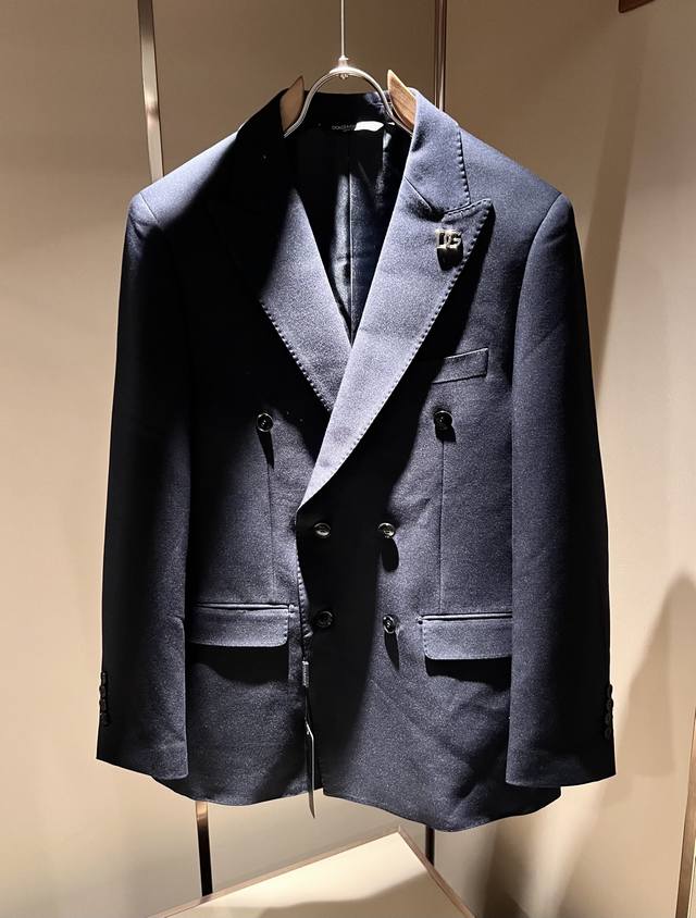 Dolce & Gabba 2025 Autumn/Winter Casual Suit Set. The latest fashionable casual