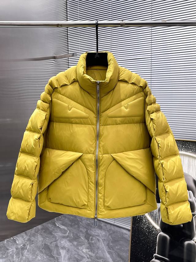 Fendi 2025 Autumn/Winter New Stand Collar Down Jacket, a hot-selling item, high