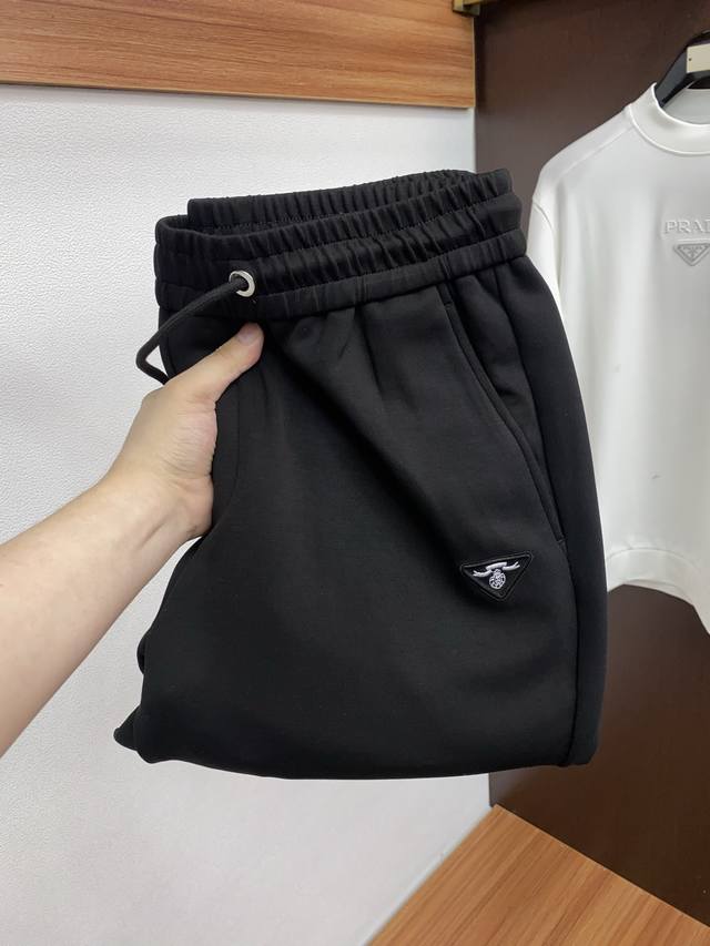 Prada Autumn/Winter New Casual Pants, a strong new arrival in the classic style