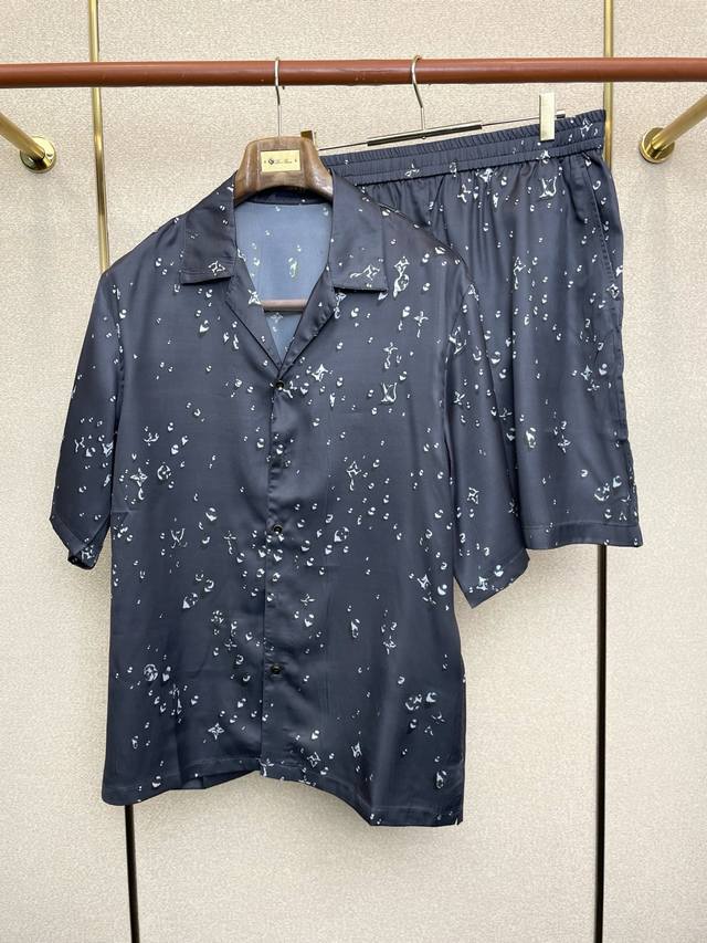 Short-sleeved shirt (p), shorts (p250). Exclusive Louis Vuitton Spring/Summer n