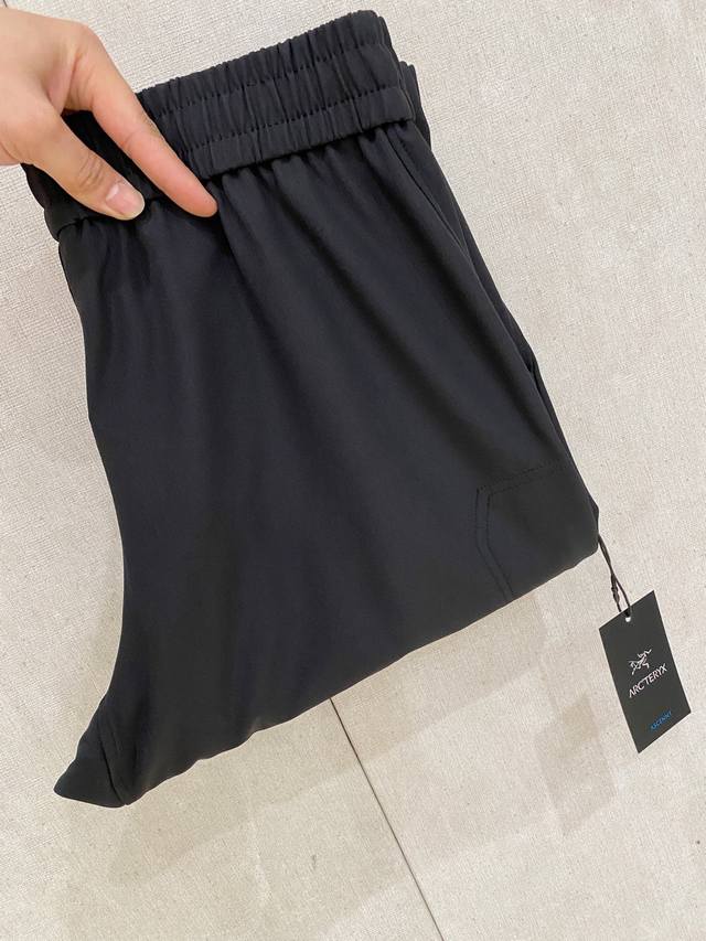 Arc'teryx high-end new embroidered casual sweatpants. Featuring the iconic bran