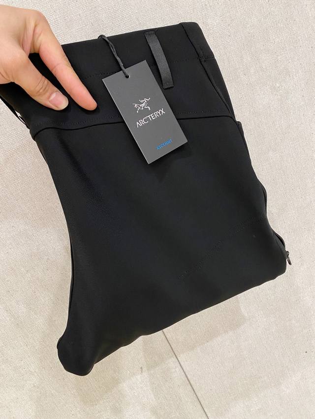 Arc'teryx high-quality new embroidered casual sweatpants. Featuring the iconic