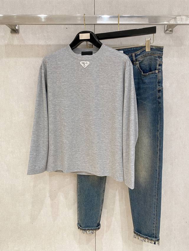 Prada 2025 New Autumn/Winter Knitted Wool Sweater. High-quality Italian importe