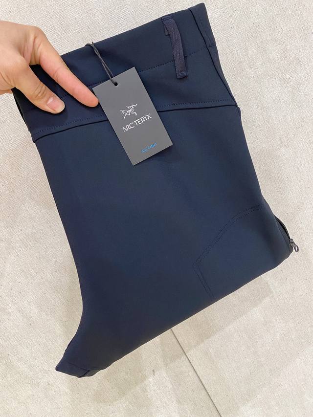 Arc'teryx high-quality new embroidered casual sweatpants. Featuring the iconic