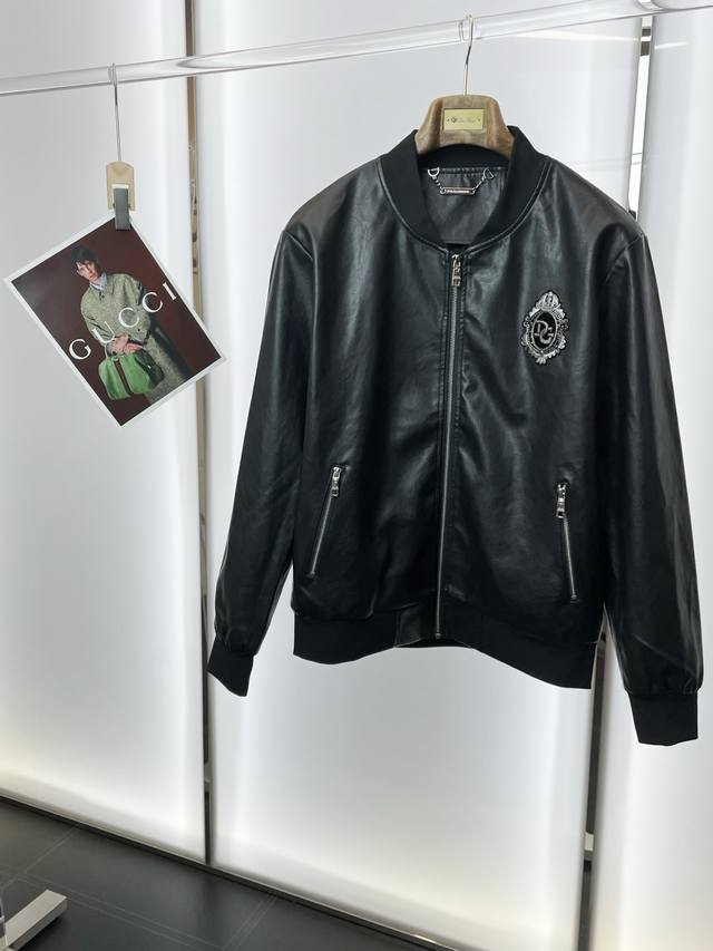 Dolce & Gabbana's latest must-have leather jacket! A classic and stylish motorcy