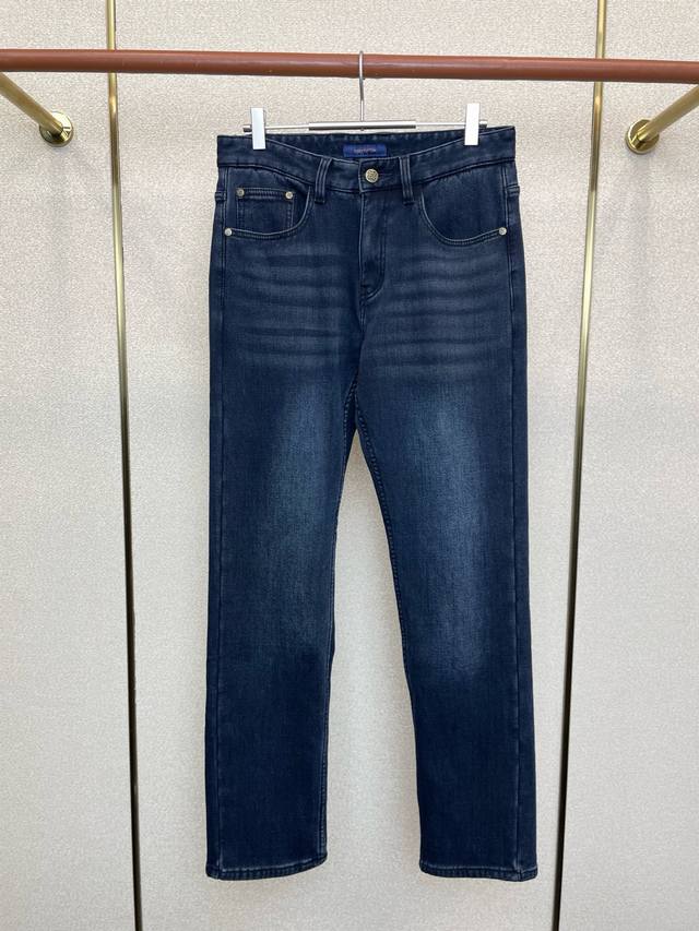 Louis Vuitton is going all out to release this new casual denim jeans! High-end