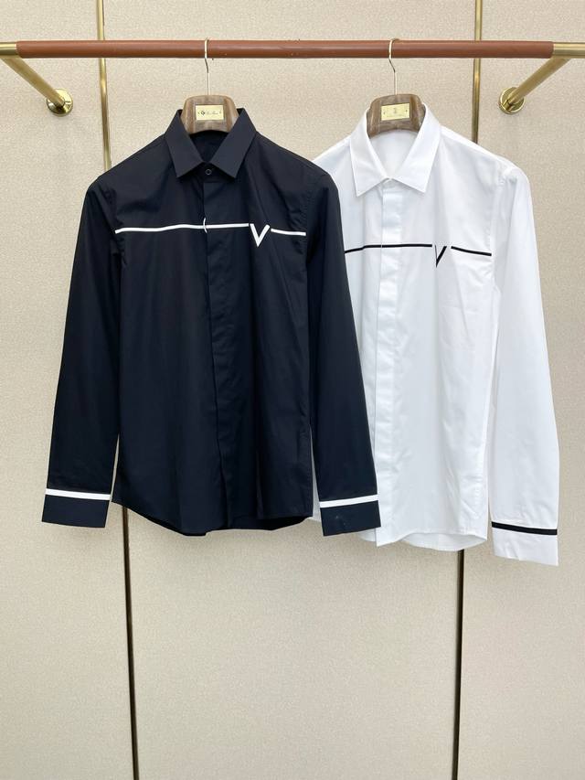 Valentino is going all out to release this new men's casual shirt! High-end cust