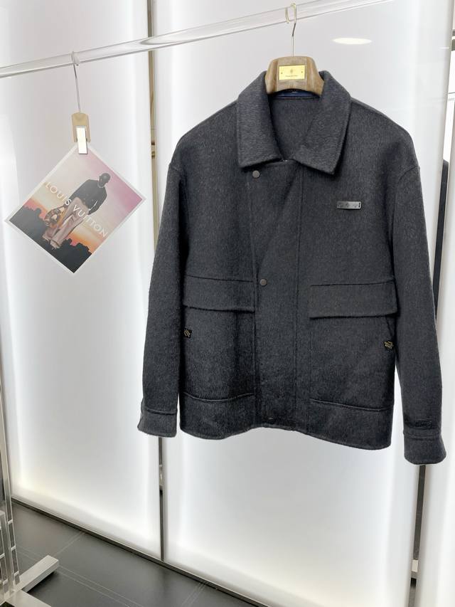 Short Coat - Louis Vuitton's latest must-have! New original men's wool double-f