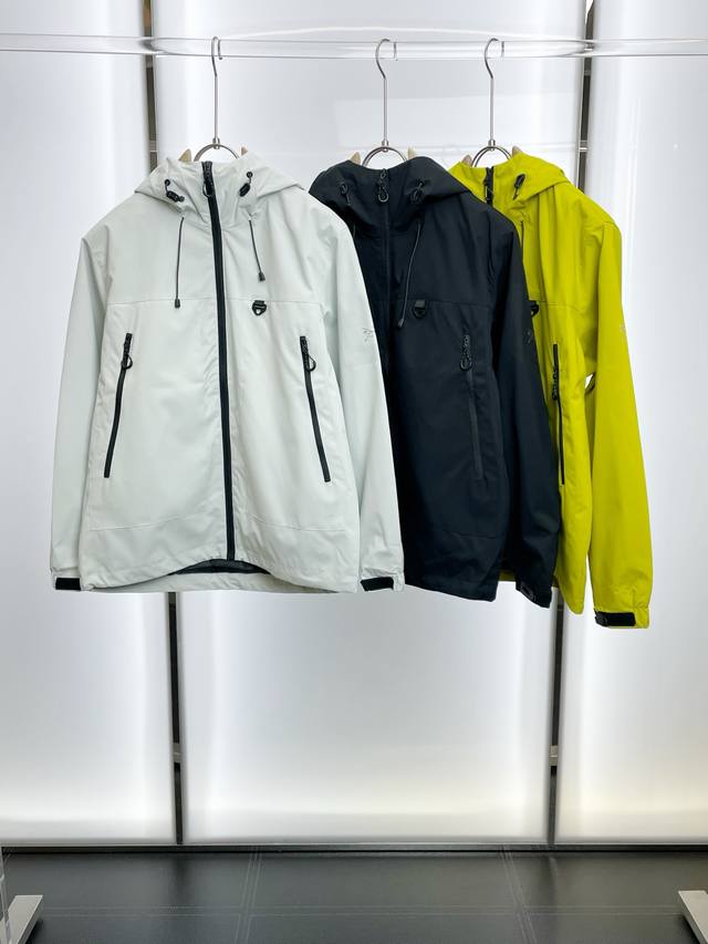 Arc'Teryx is going all out to release this new style! This latest fashionable ho