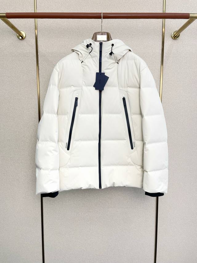 Down Jacket - Prada's latest release, a must-have for autumn/winter! High-neck