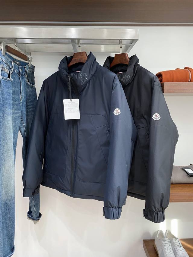 Moncler 2025 Newest Men's Lightweight Down Jacket, soft and comfortable fabric.